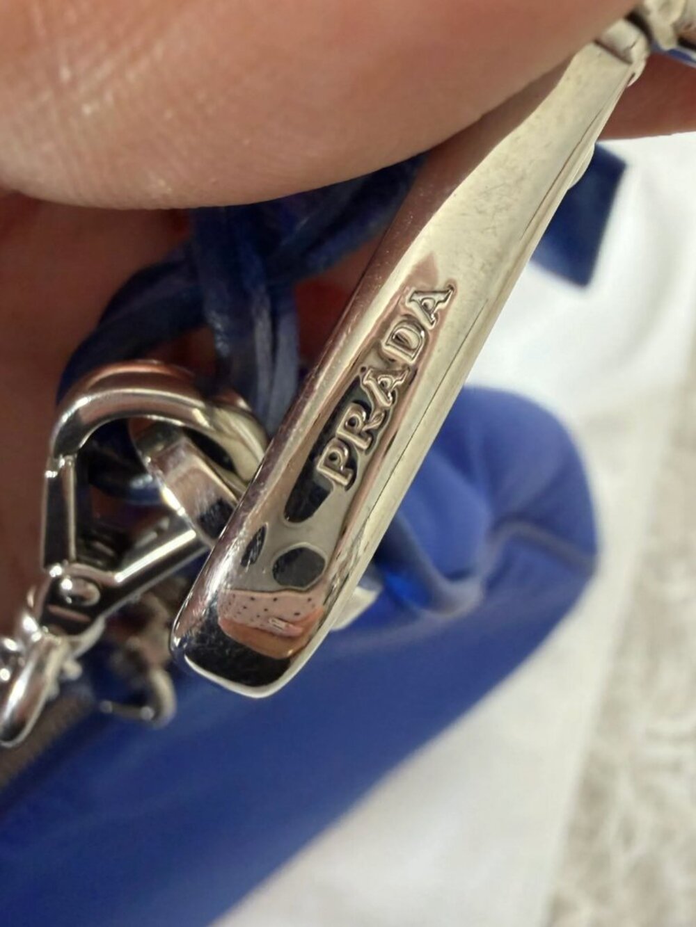 PRADA Re-Edition 2005 Shoulder Bag in Blue - Picture 4 of 15